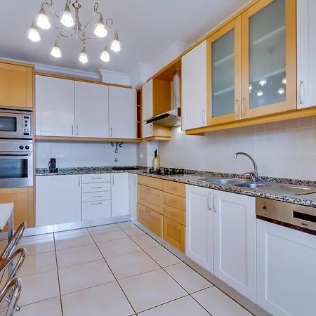 Tatil Evi Islandia 4 Bedroom With Private Pool